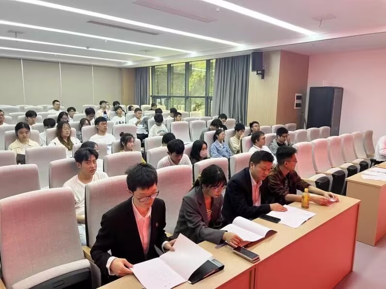 AE2A2F5BBF8253719E929C5062EDC62A AE2A2F5BBF8253719E929C5062EDC62A